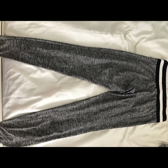 Marble Victoria’s Secret Leggings - Picture 5 of 5